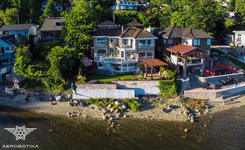Waterfront homes are the perfect example of where Aerial photos can provide a better perspective. 